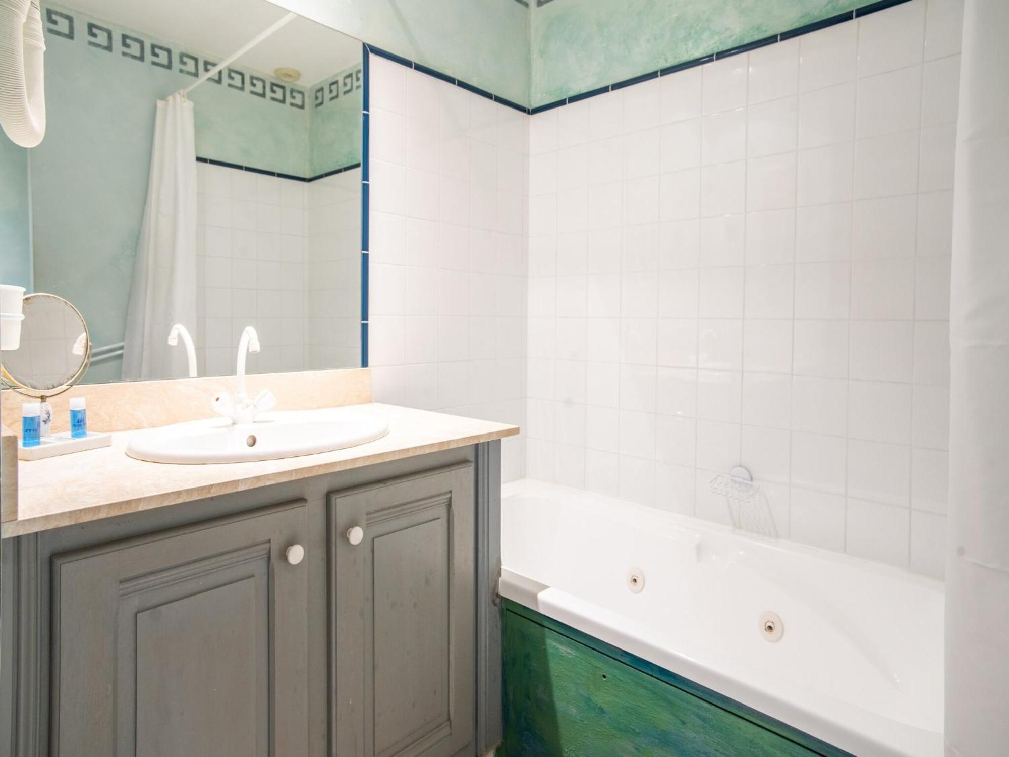 Cozy Apartment With Swimming Pool Terrace Garden Parking Montbrun-les-Bains Esterno foto